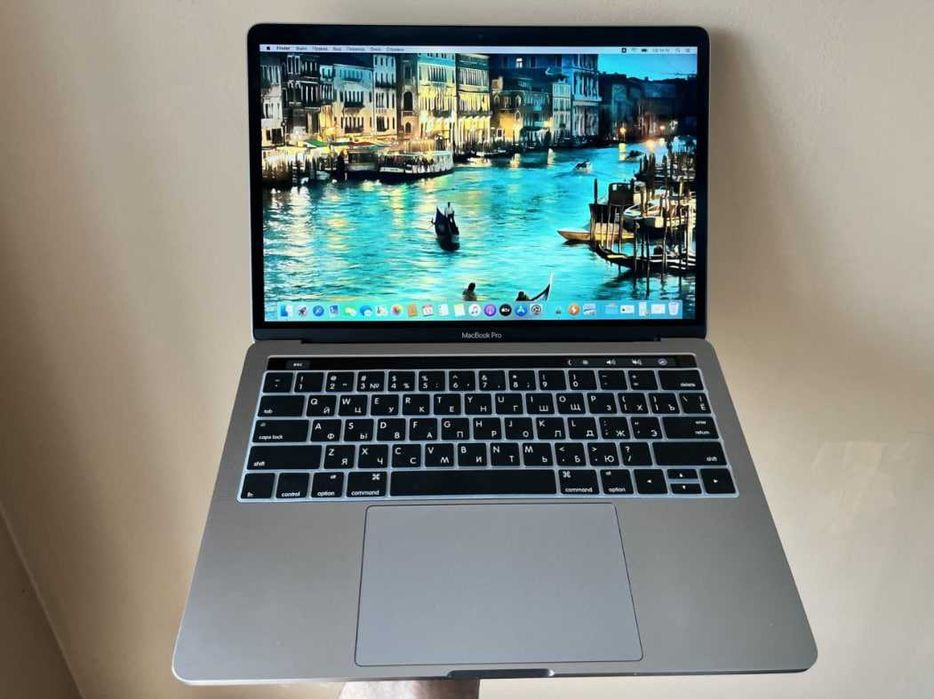 Новый Ноутбук Macbook Pro 13 2018 i7/16/512
