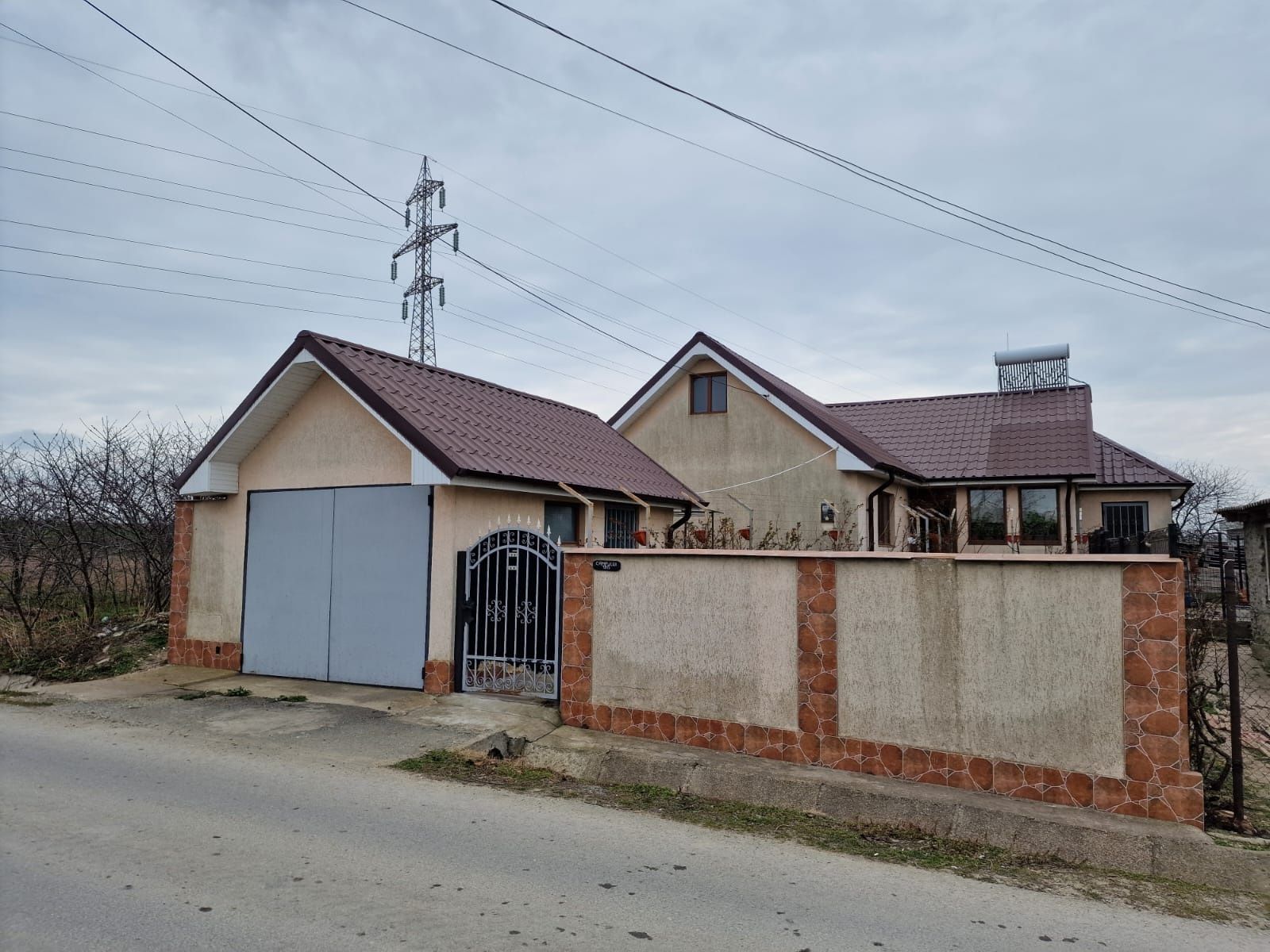 Vând casa în Corbu jud.Constanta