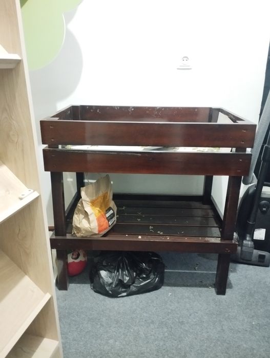 Продам полки для сувиниров