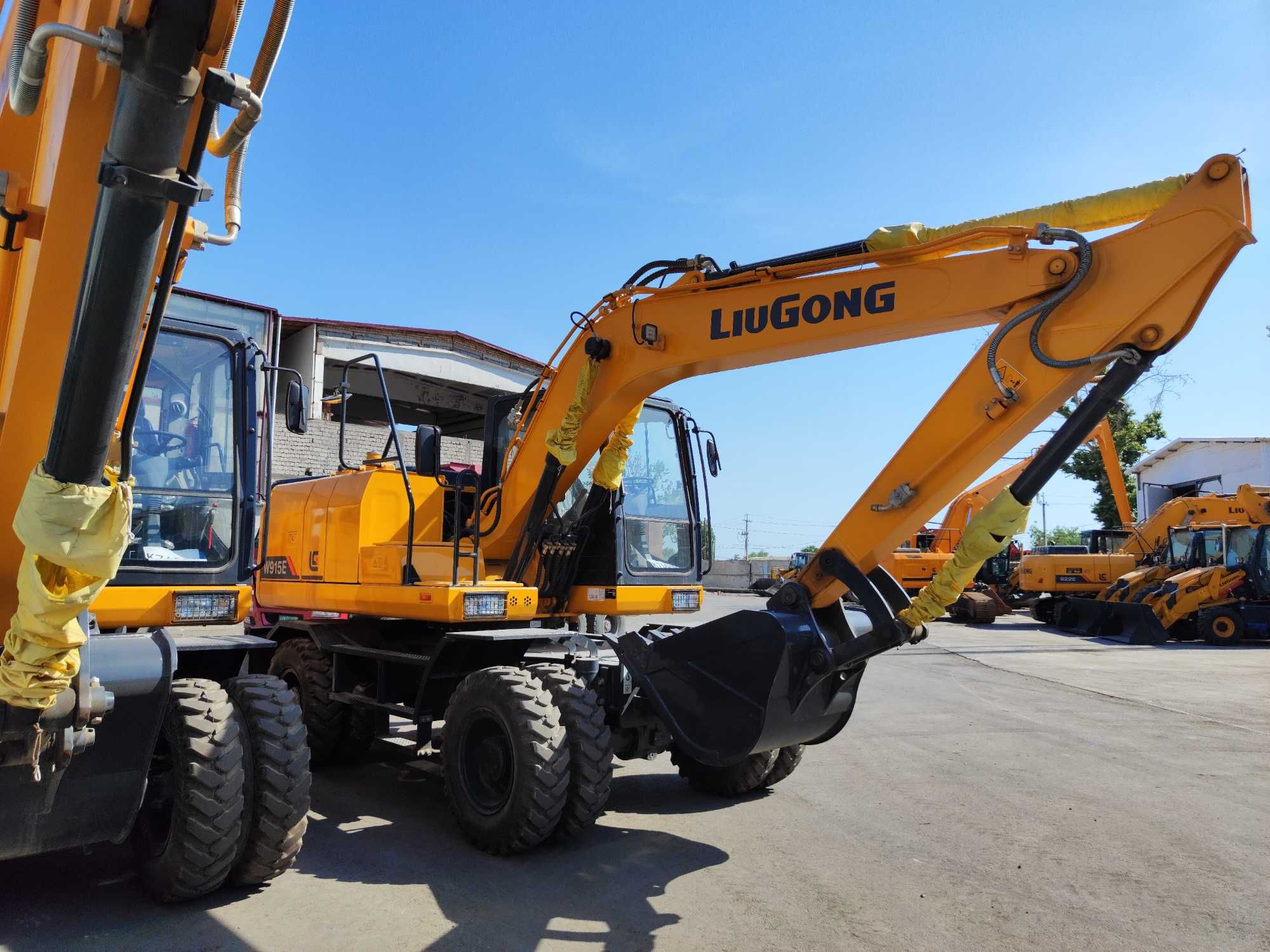 Колесный экскаватор Liugong W915E, Lizing/Kredit