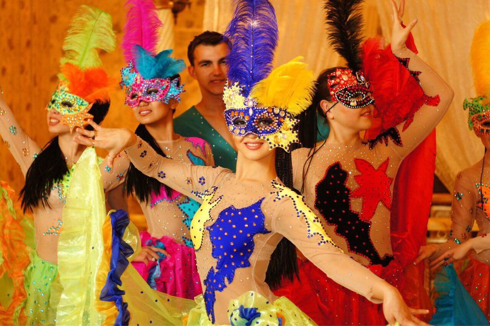 Зажигательные бразильские карнавальные танцы