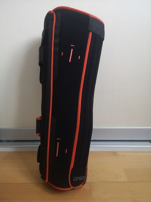 Orteza fixa de genunchi atela de imobilizare  genunchi