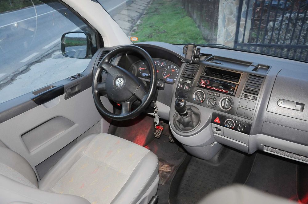 VW Transporter T5 Utilitara 3 locuri 2008 AC 2.5TDi 131 CP E4 6 trepte