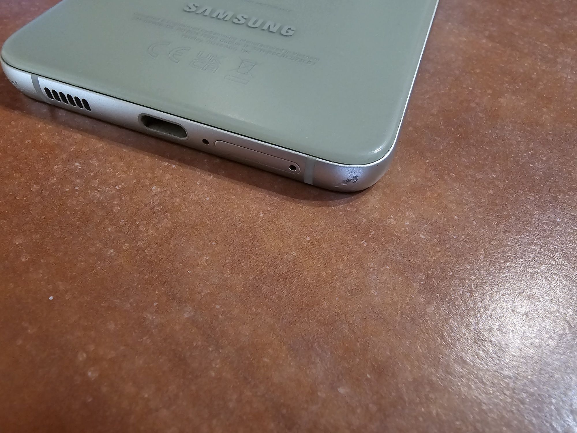 Продавам Samsung fe21 зелен