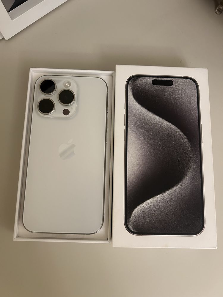 Vand Iphone 15 pro 128gb neverlocked - aspect ca nou