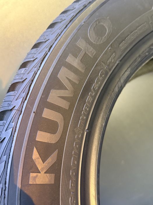 Kumho solus 4s ha32 R15