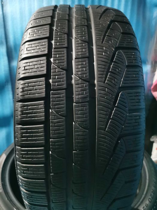 235 35 20 pirelli m+s 4 buc