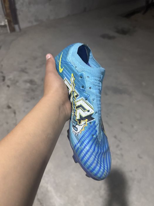Air zoom butsi mercurial