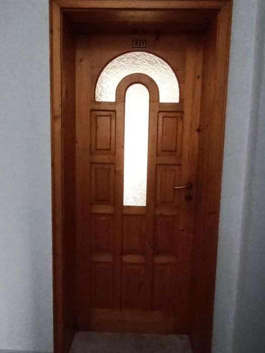 Врати с каси, брави, дръжки, патрони от чам, ламинат и МДФ