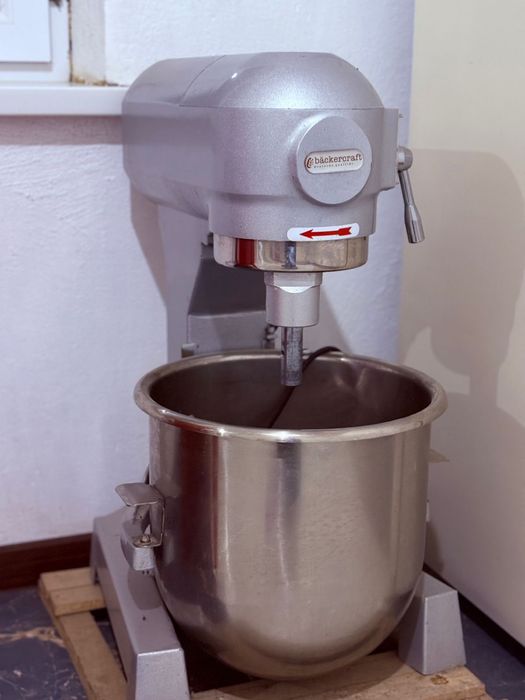 жарочный шкаф 3 х секционный газовый, миксер backercraft jlt 30л