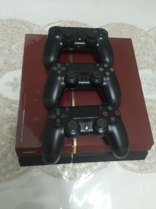 Play Station   4