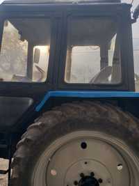 Traktor Belarus 82,1