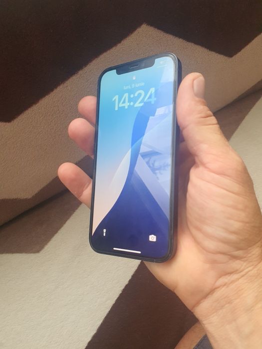Vând Iphone 12 impecabil