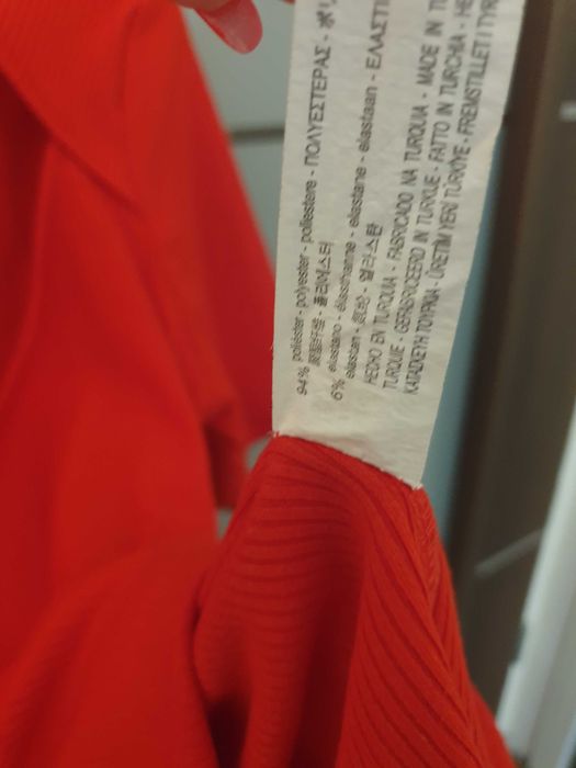 Tricou rosu decoltat Zara S