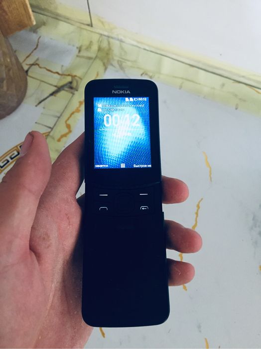 Nokia 8800 banan srochna sotiladi