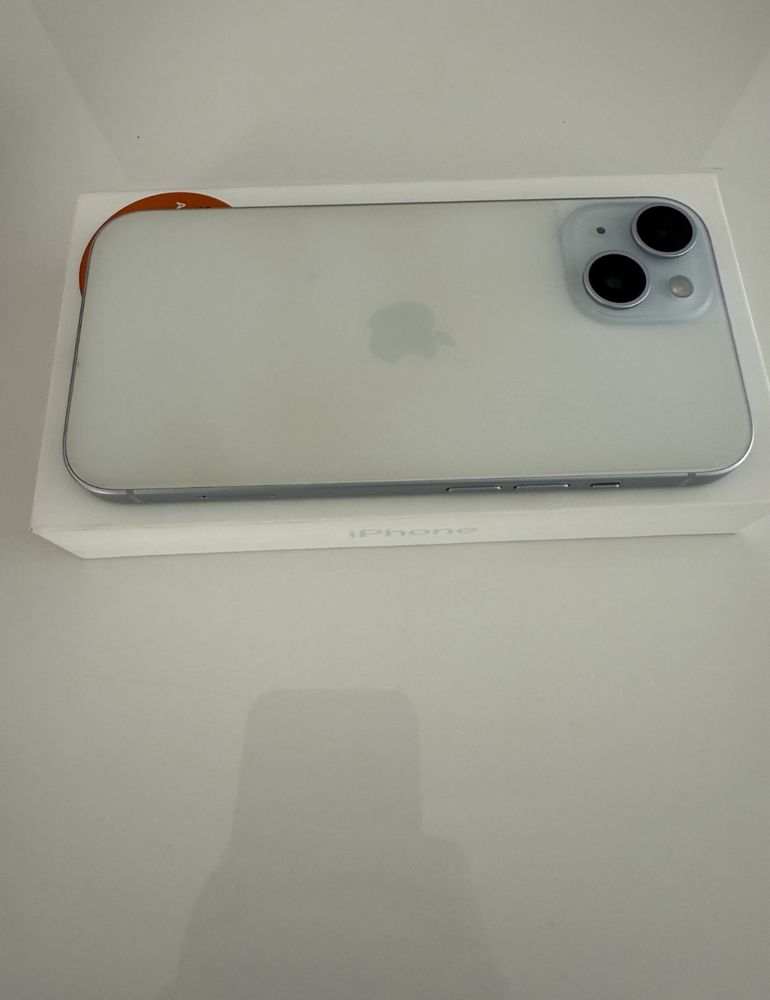 Iphone 15 blue 256gb inca in garantie vand urgent !!!