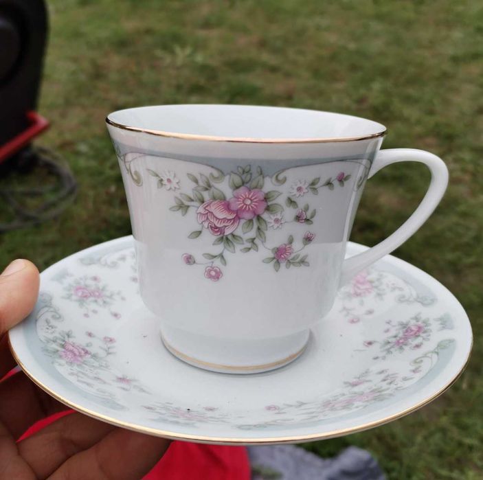 Порцеланов сервиз за чай и кафе