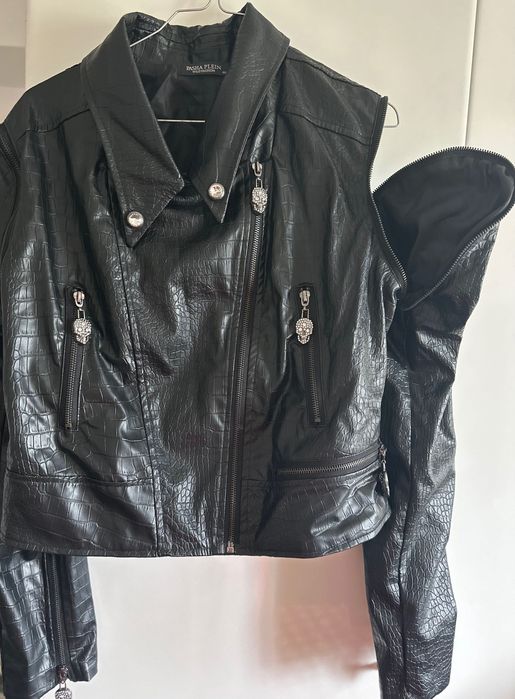 Geaca din piele ecologică masura M,lungime 51 cm