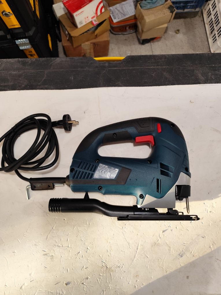 Топ модел електрически прободен трион зеге Бош Bosch GST 90 BE