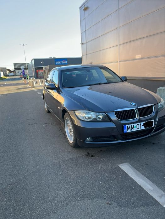 Vand bmw E90 2008 manual inmatriculat sau schimb cu Passat B7