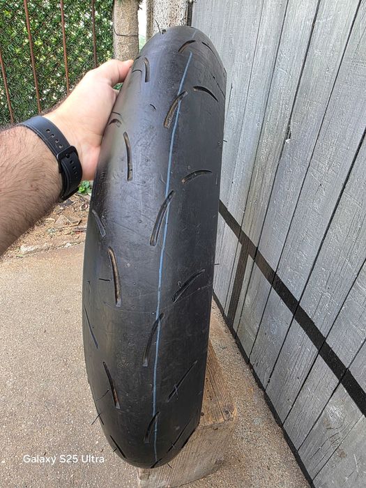 нова гума за мотор Michelin