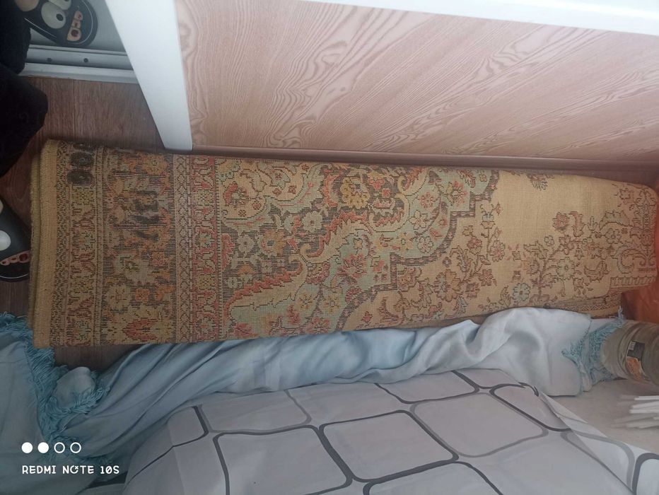 Отдам ковёр 2*3м