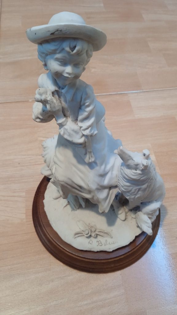 Bibelou, statueta portelan Capodimonte - A. Belcari "Copil cu catel"