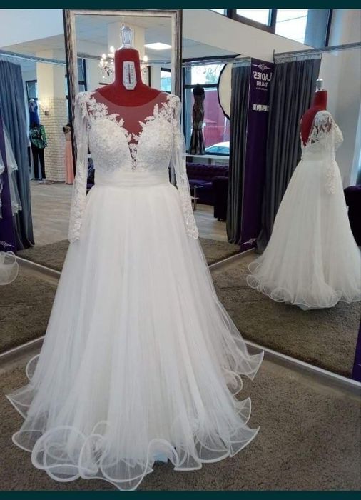 Vând rochie de mireasa+ voal