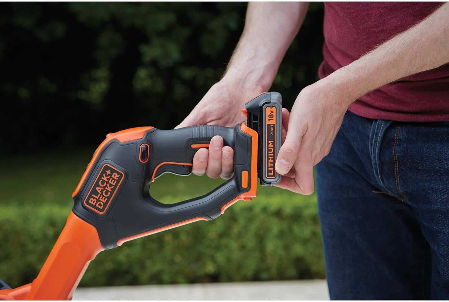 Акумулаторен тример Black & Decker STC1820PCB, Без Батерия и Зарядно