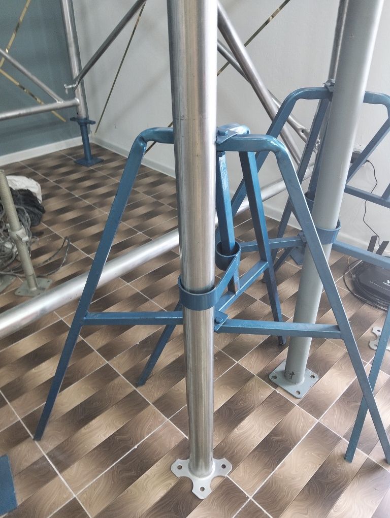 Teliskopechiski stoyka