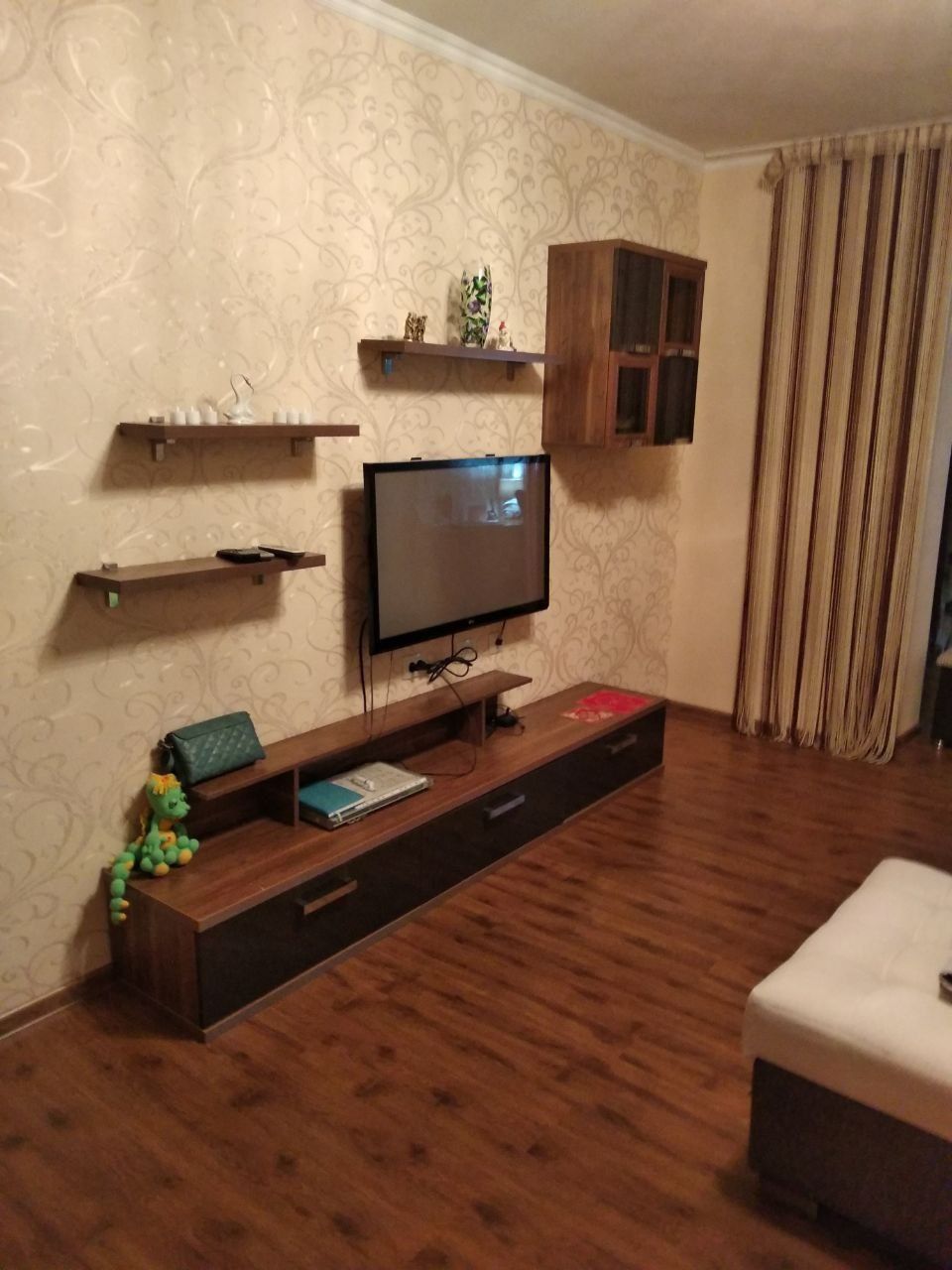 Продаю однокомнатную Мирабадский район Транспортный институт