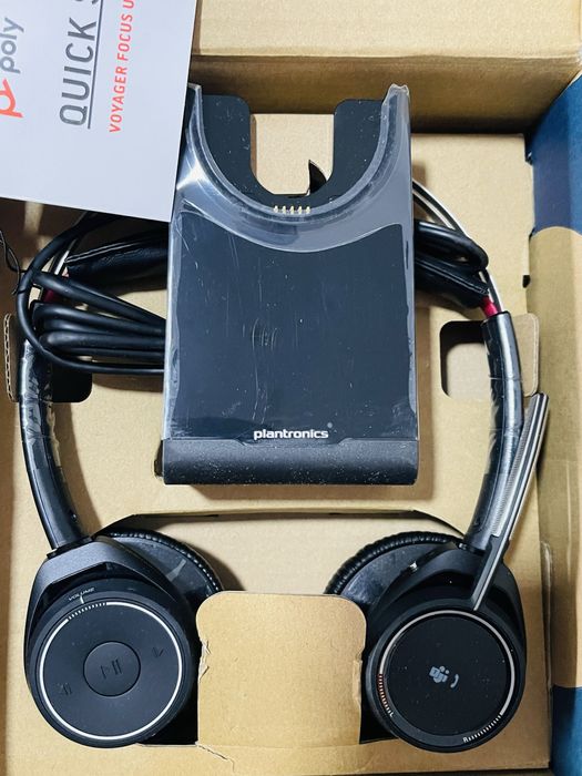 Poly - Căști Bluetooth Stereo (Plantronics) , Voyager Focus Uc