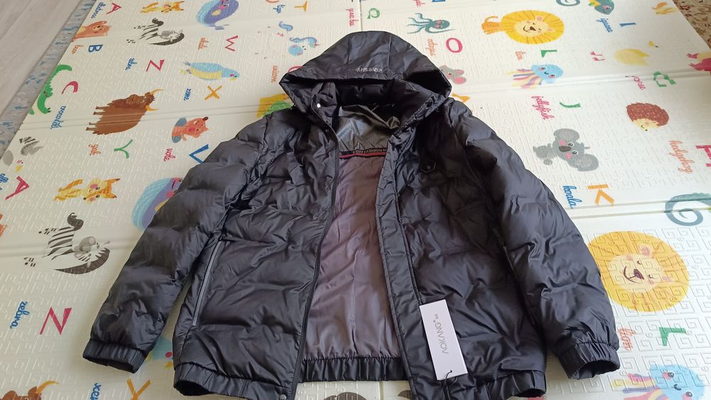 Продам новую демисезонную куртку