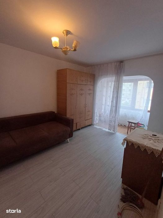 De inchiriat garsoniera etajul 1 mobilata și utilata Pret 1.000 lei