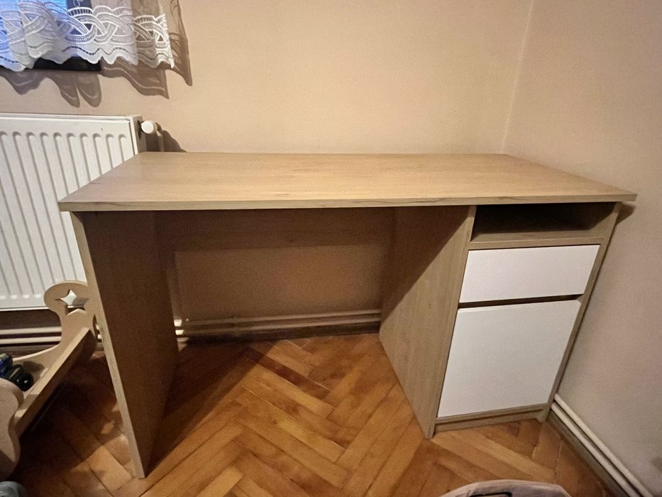 Masa birou masiva nefolosita