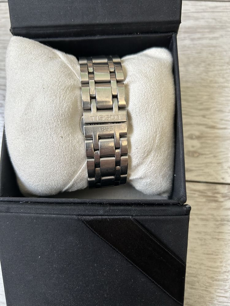 Продам часы TISSOT