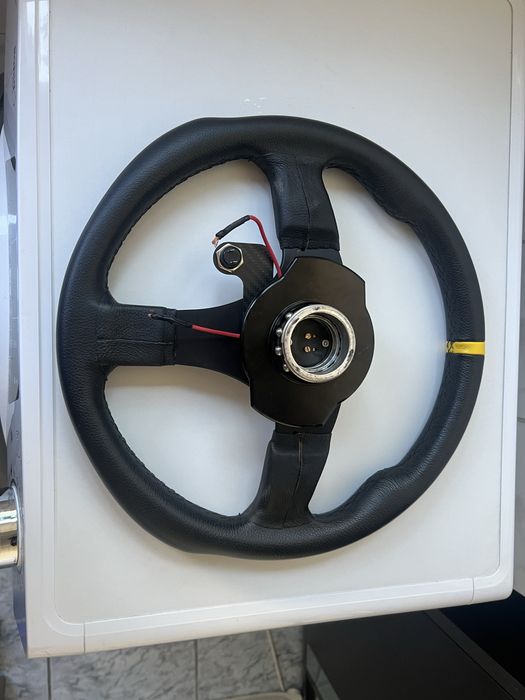 Volan sport piele Sparco si butuc quick release