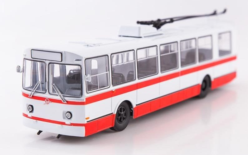 Продам коллекционные модели автобусов в масштабе 1/43