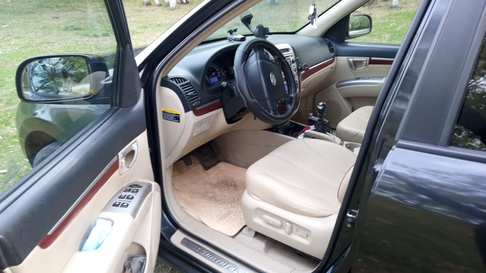 Vând Hyundai Santa fe