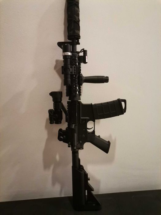 Vând m4 Aeg Airsoft.