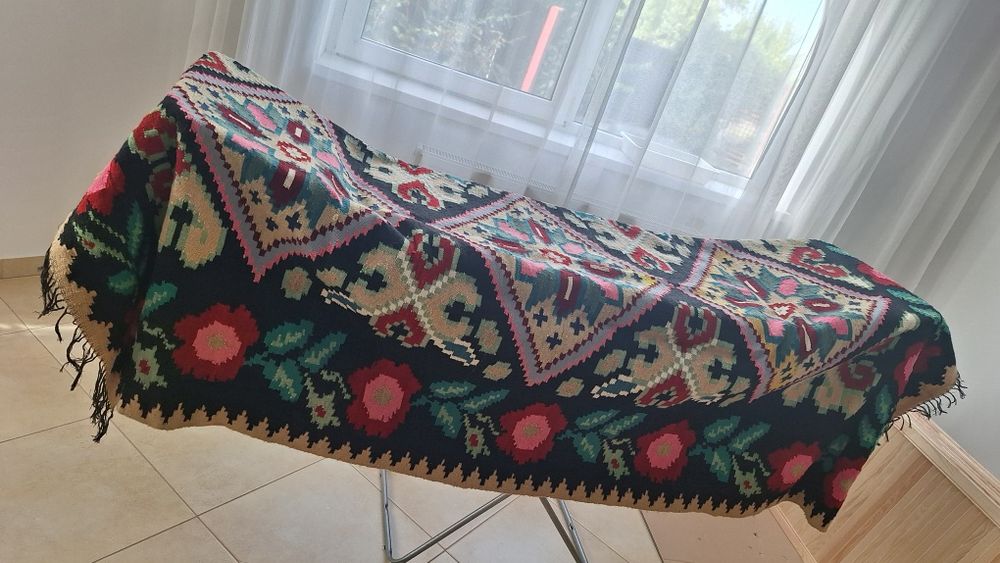 Covor lână taranesc țesut la război