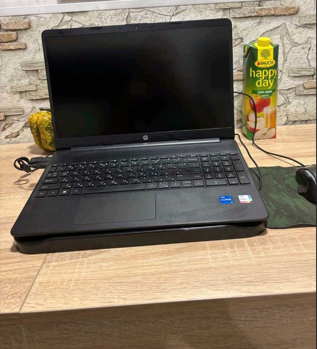 Лаптоп/Laptop неразличим от нов