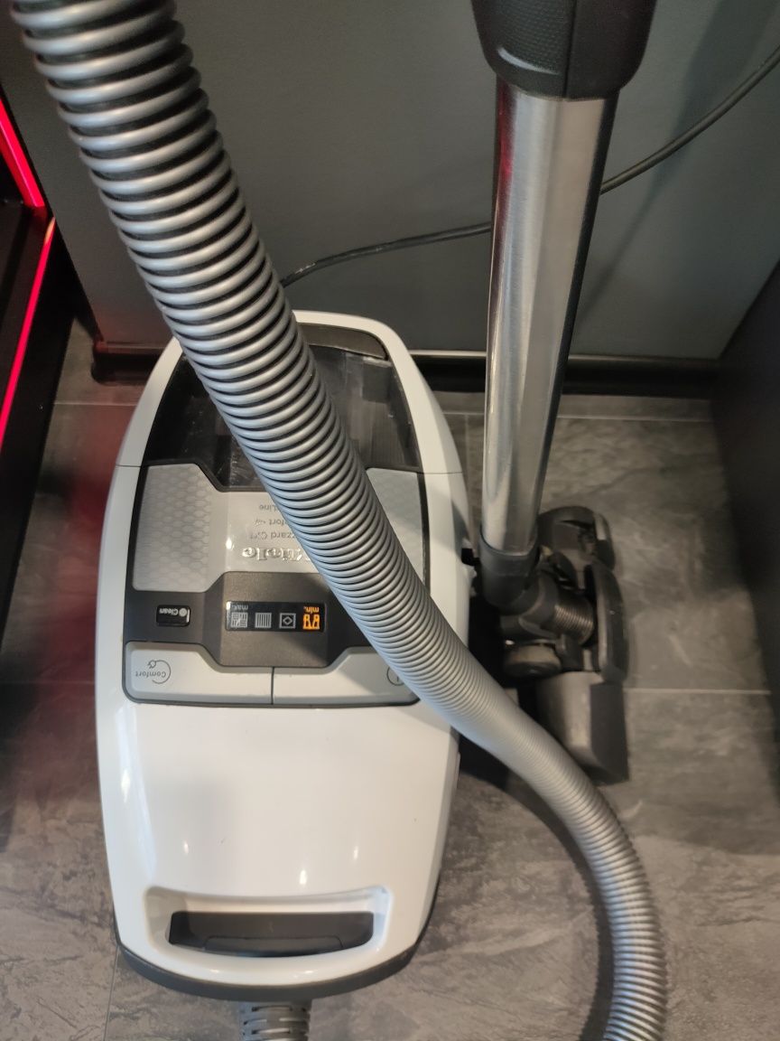 Прахосмукачка Миеле/Miele.