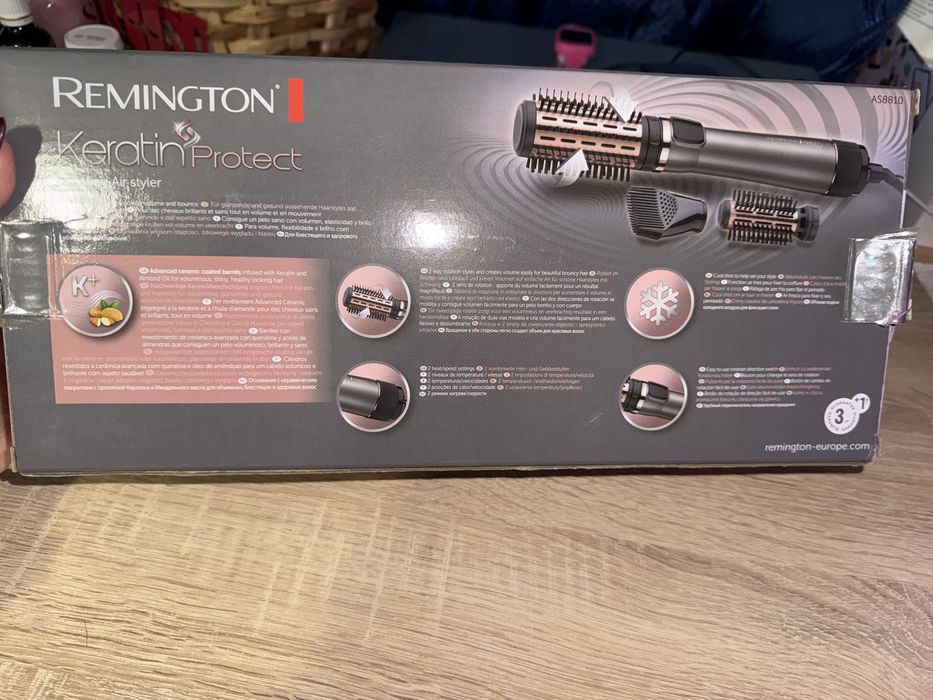 Въртяща се четка-сешоар за коса на марката Remington