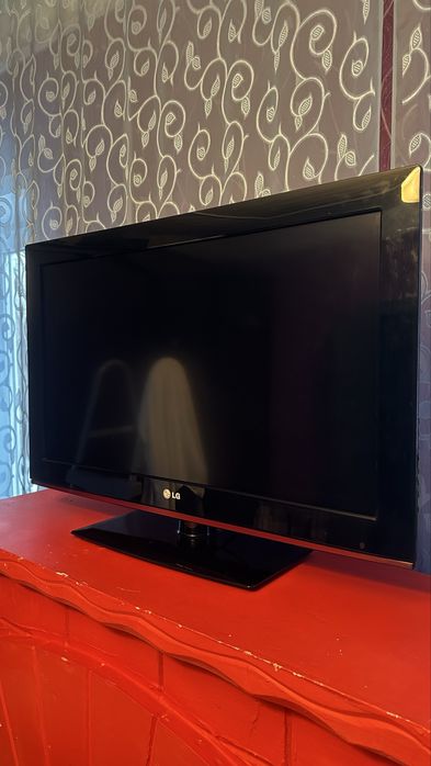 Продам Телевизор LG