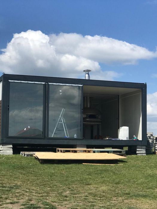 Containere spatiu comercial cu bucatarie complet utilata