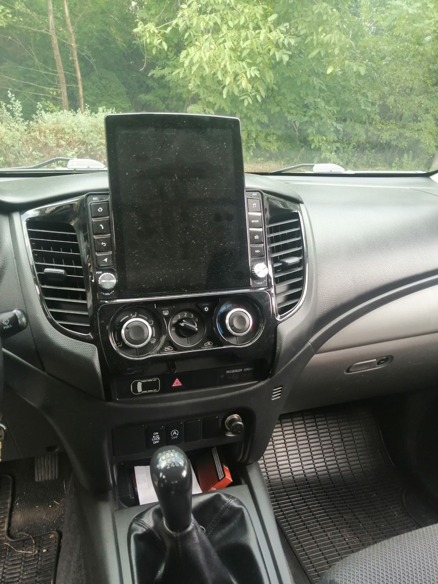 Mitsubishi / L200