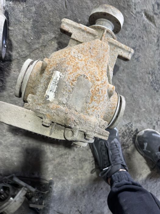 Диференциал бмв е60 525д 530д РЪЧНА КУТИЯ