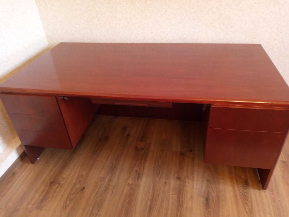 Старинный большой стол из Бразилии, натуральный шпон