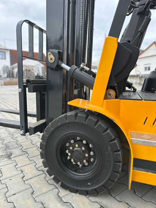 Stivuitor Electric 3T • Ridicare 3m • NOU • In Stoc la Sibiu